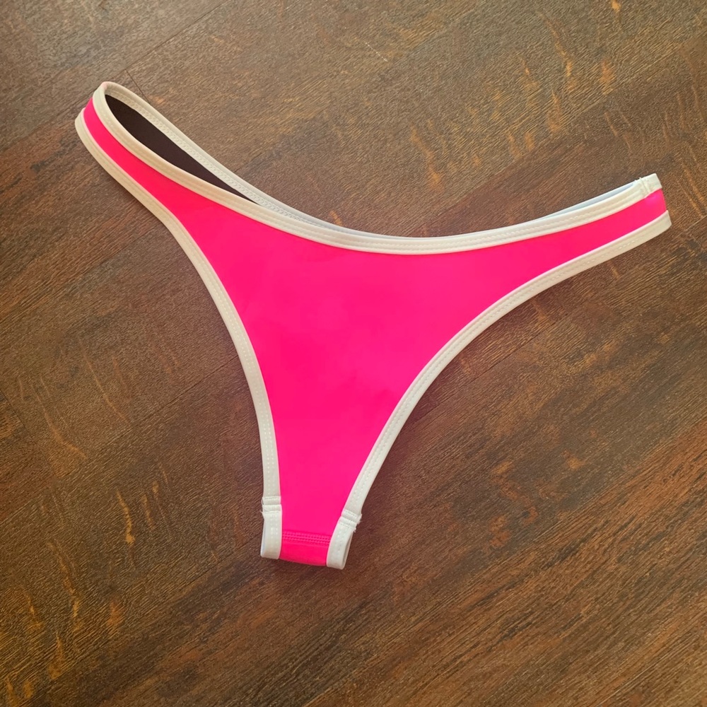 NWOT Hoaka Swimwear bikini bottoms